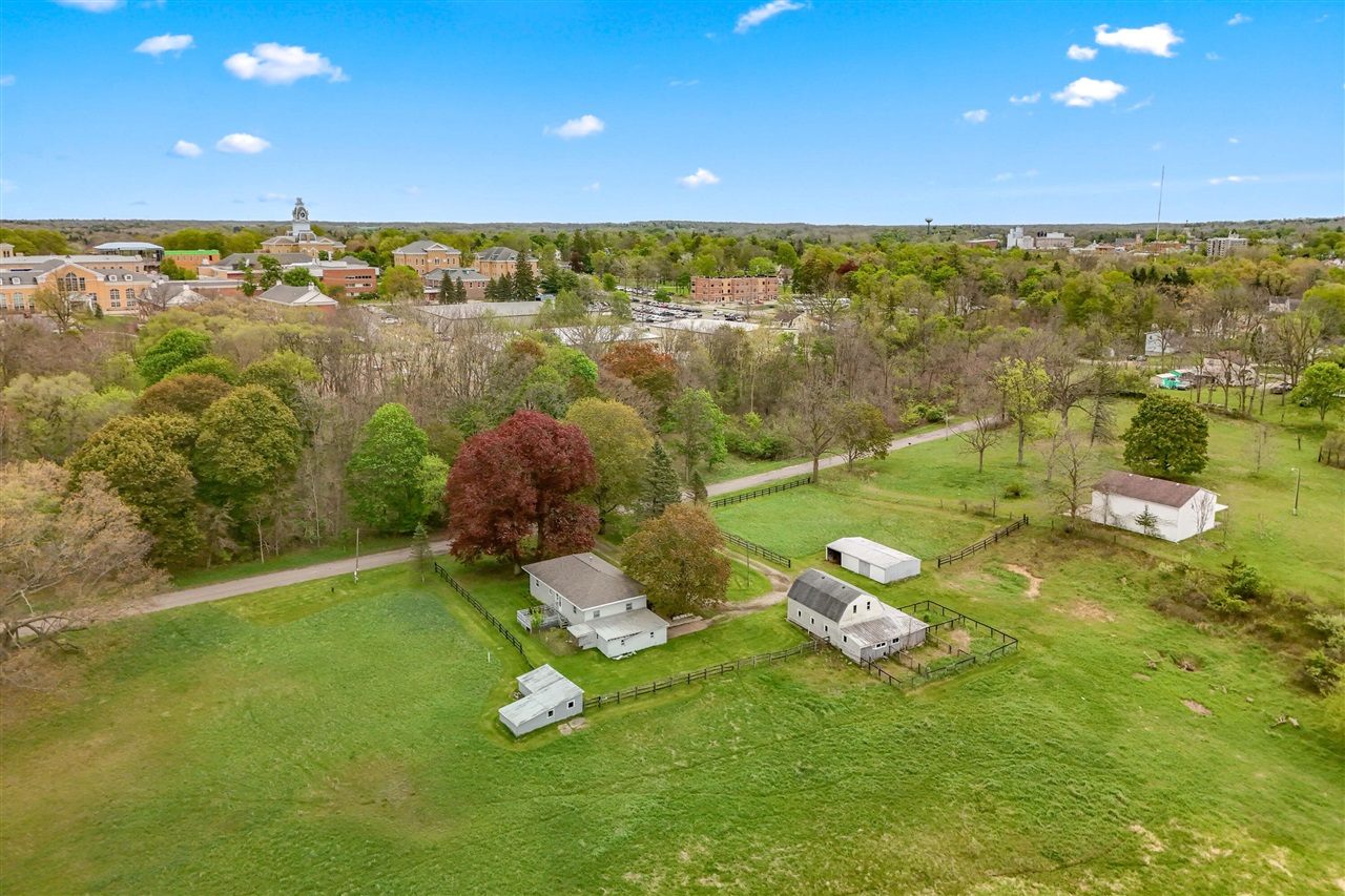 main property photo 9