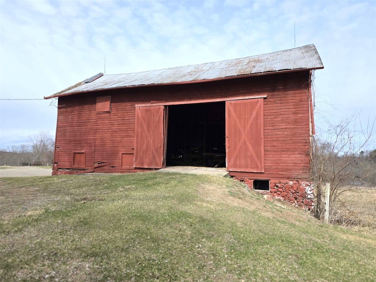 main property photo 19