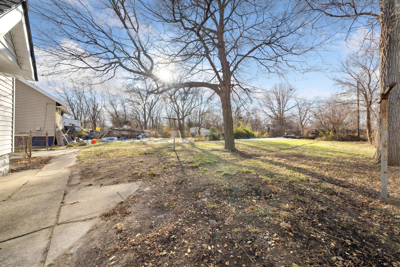 main property photo 16