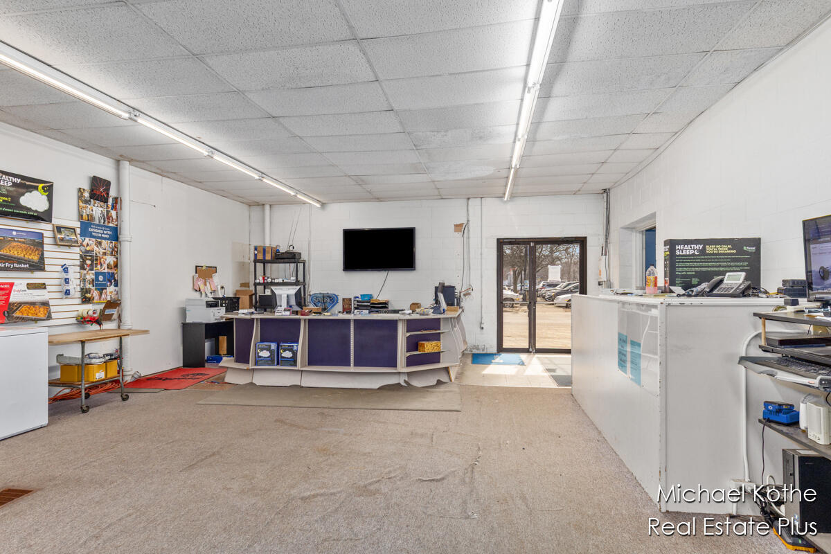 main property photo 6