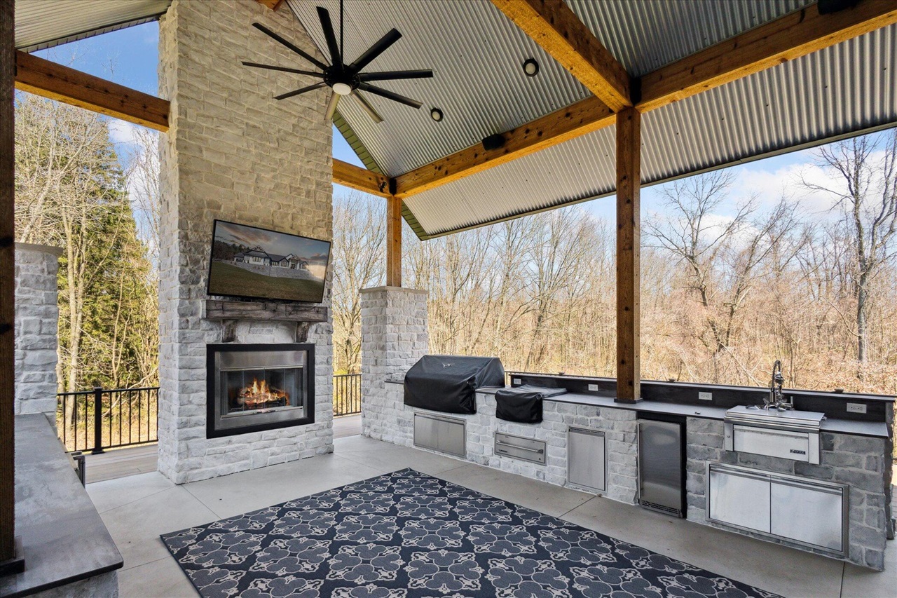main property photo 22