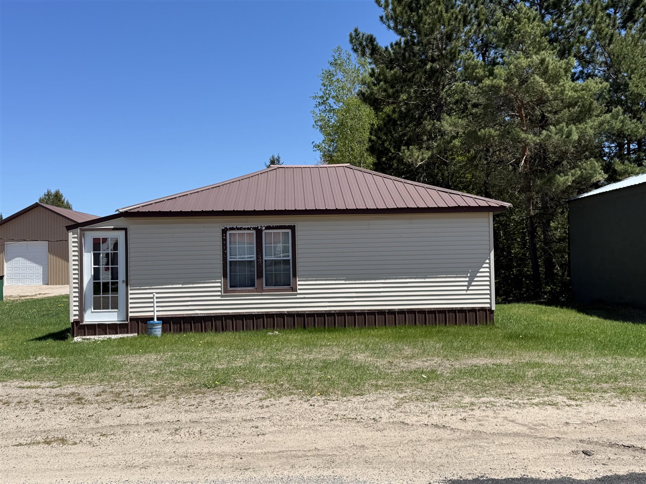 main property photo 4