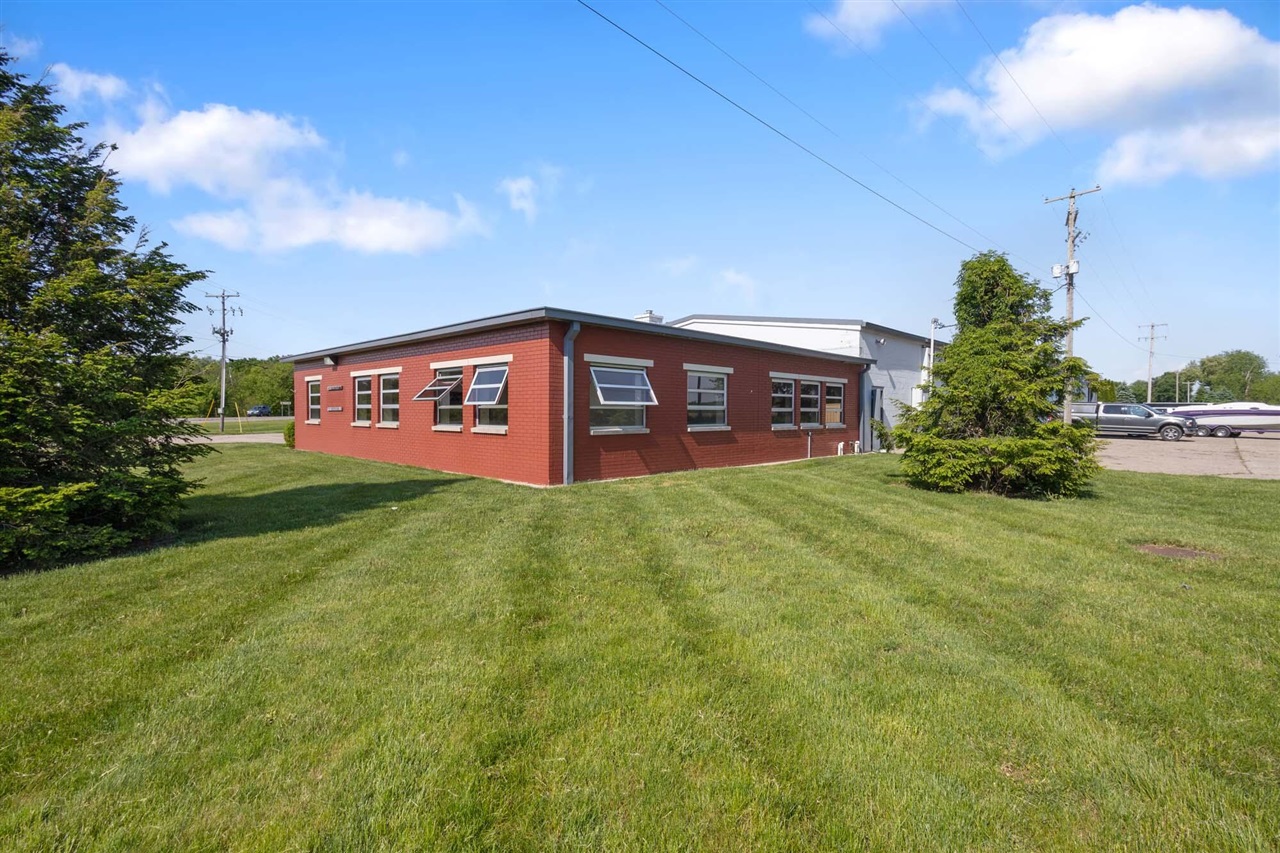 main property photo 16