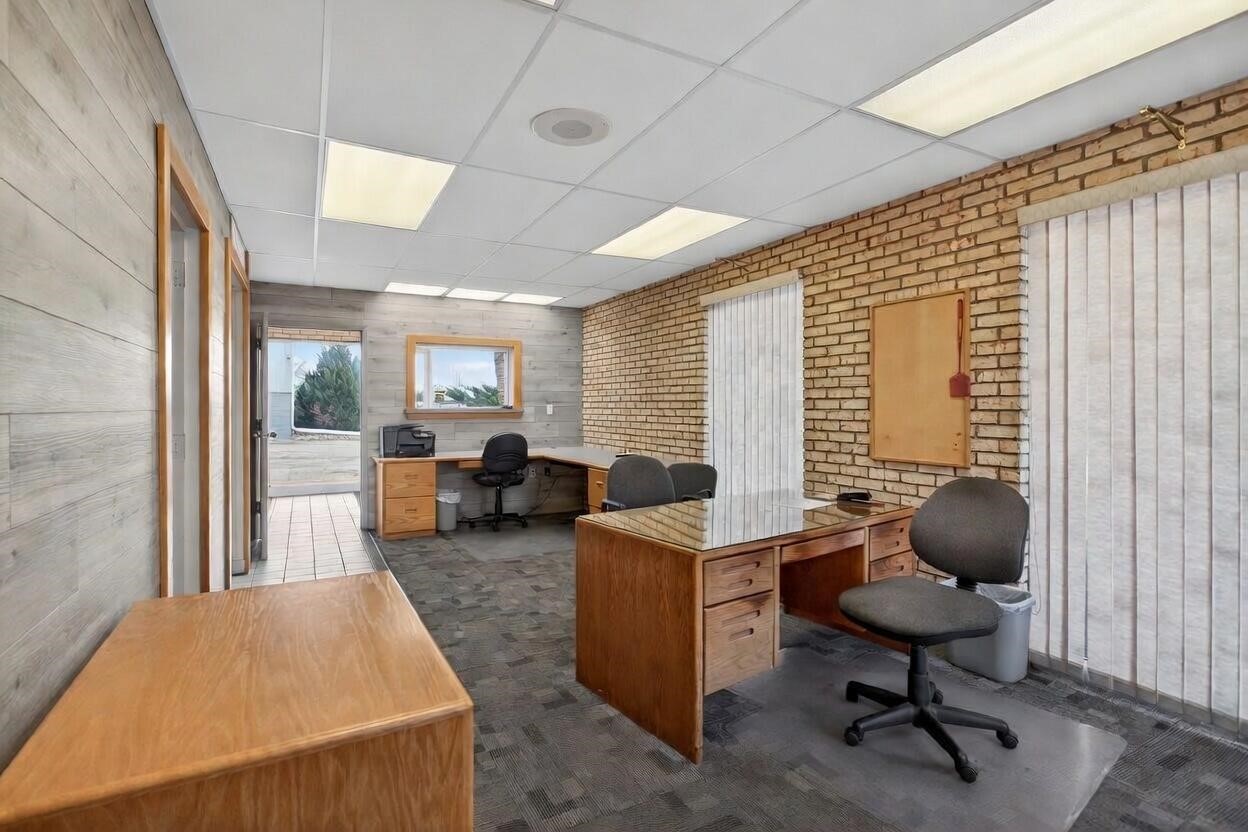 main property photo 13