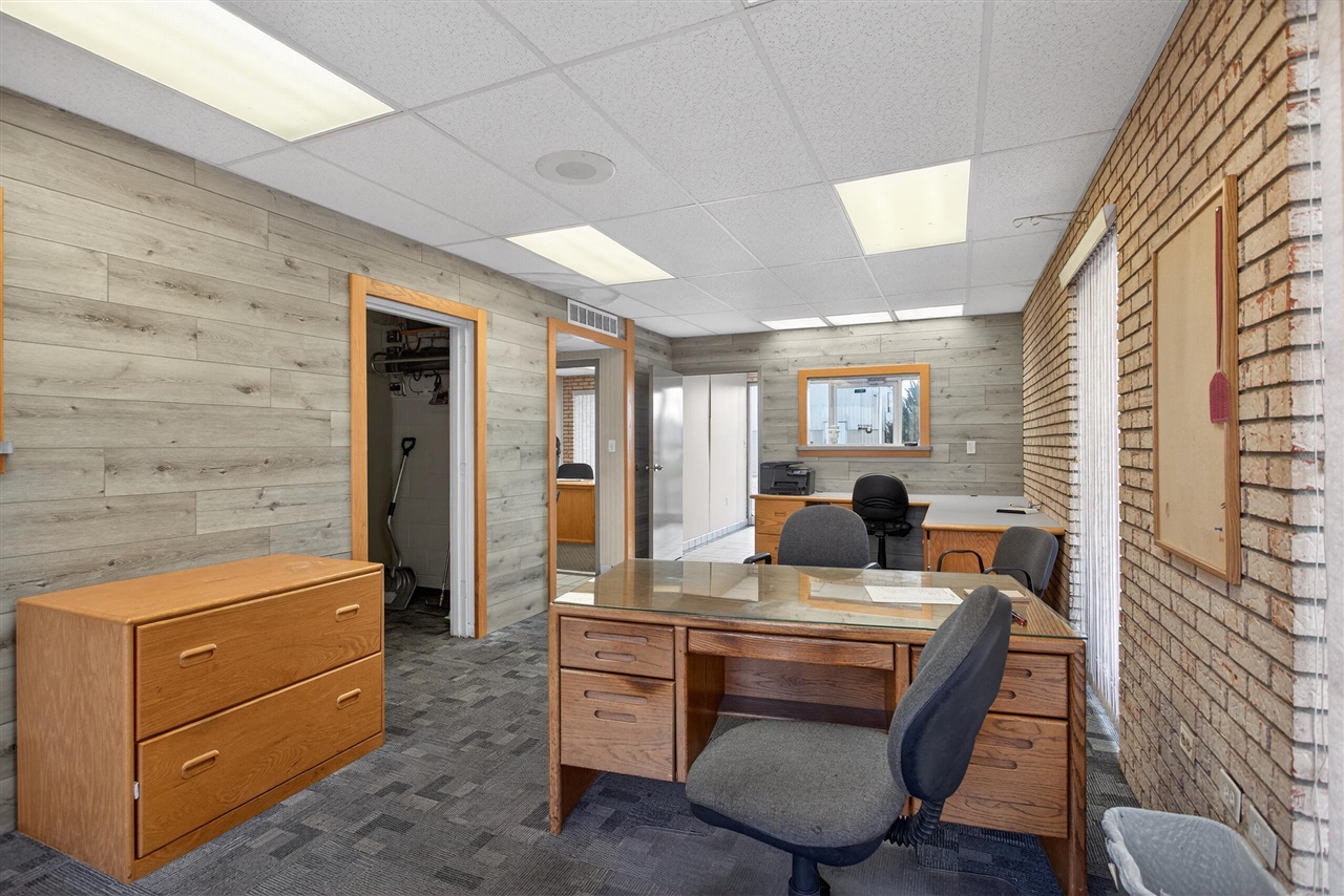 main property photo 14