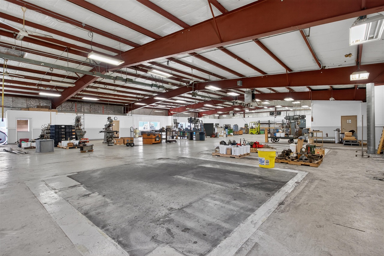 main property photo 39