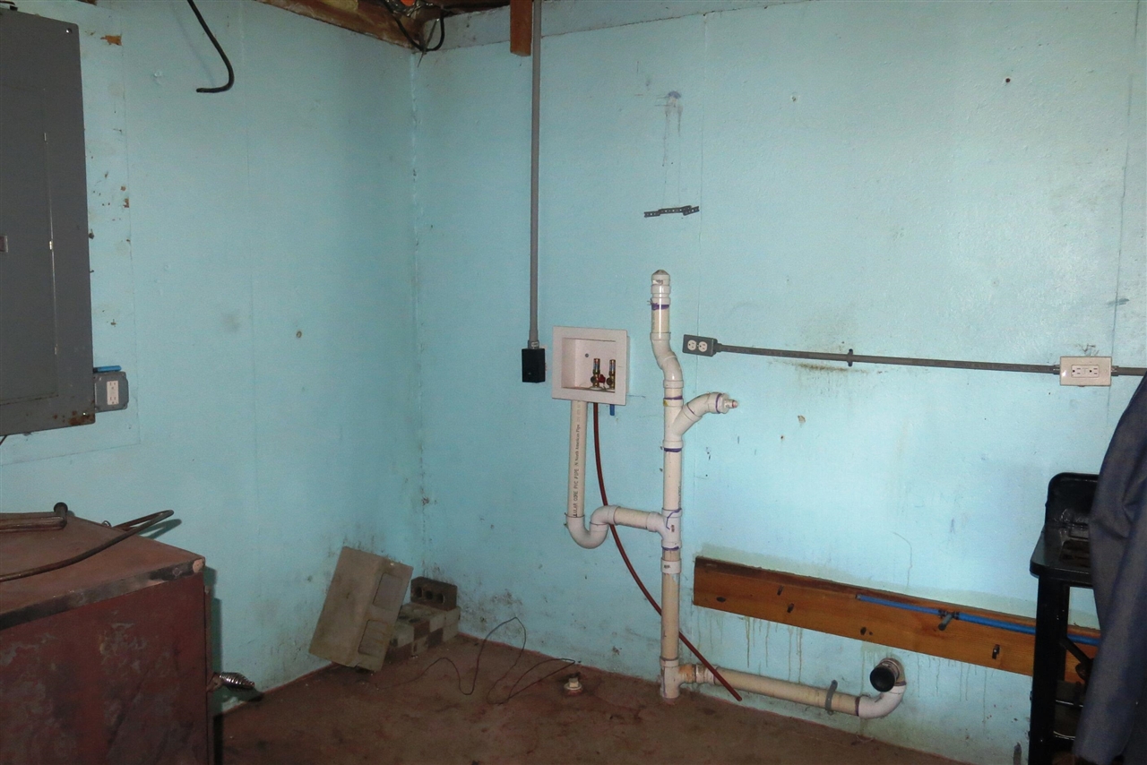 main property photo 33
