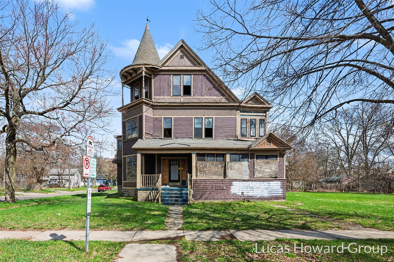 main property photo 0