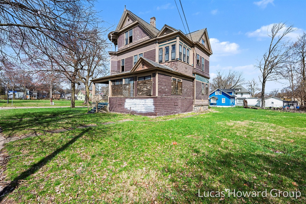 main property photo 2