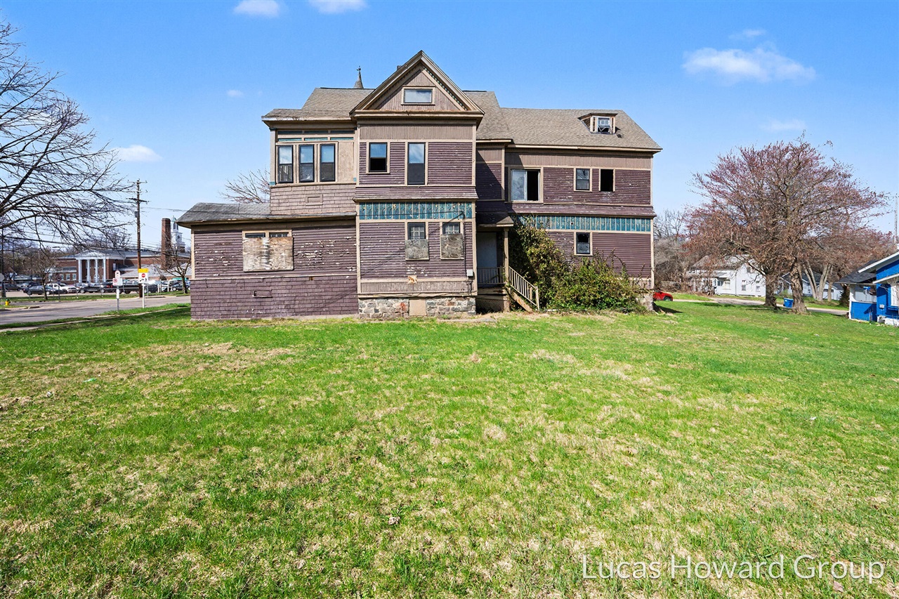 main property photo 3