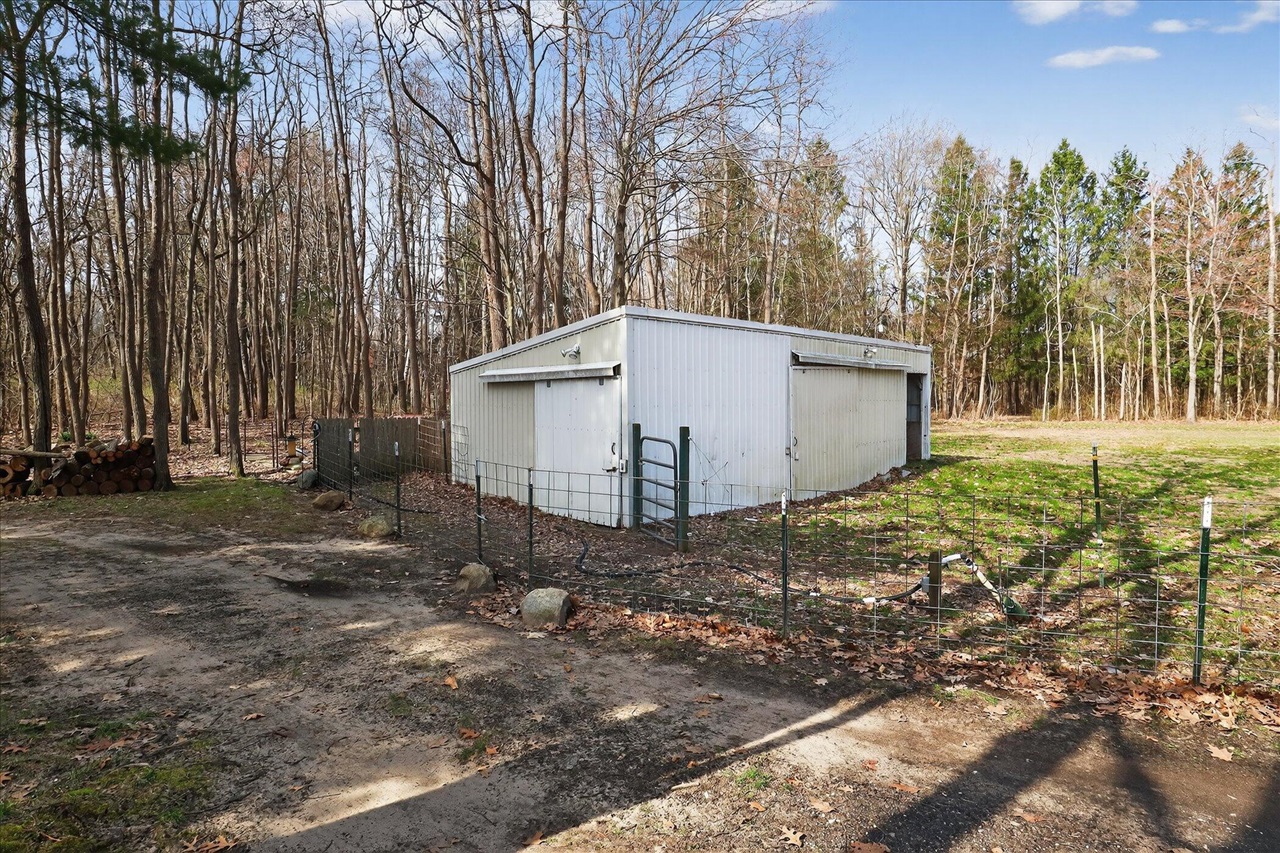 main property photo 35