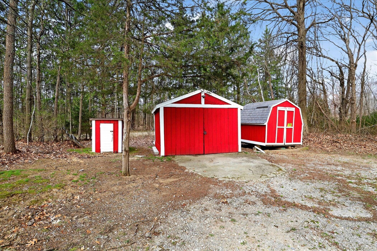 main property photo 37