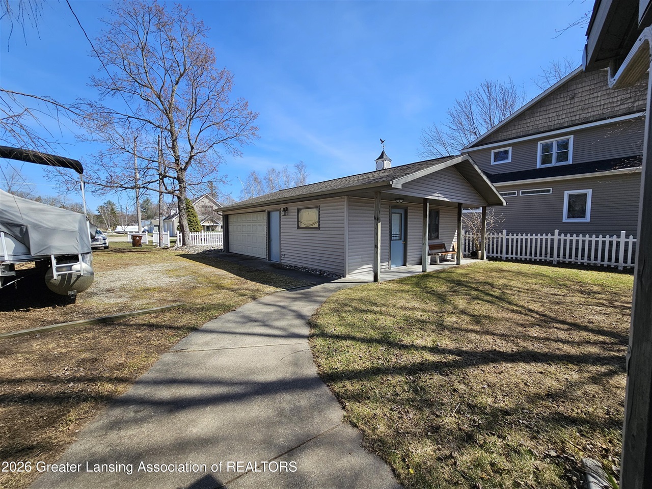 main property photo 45