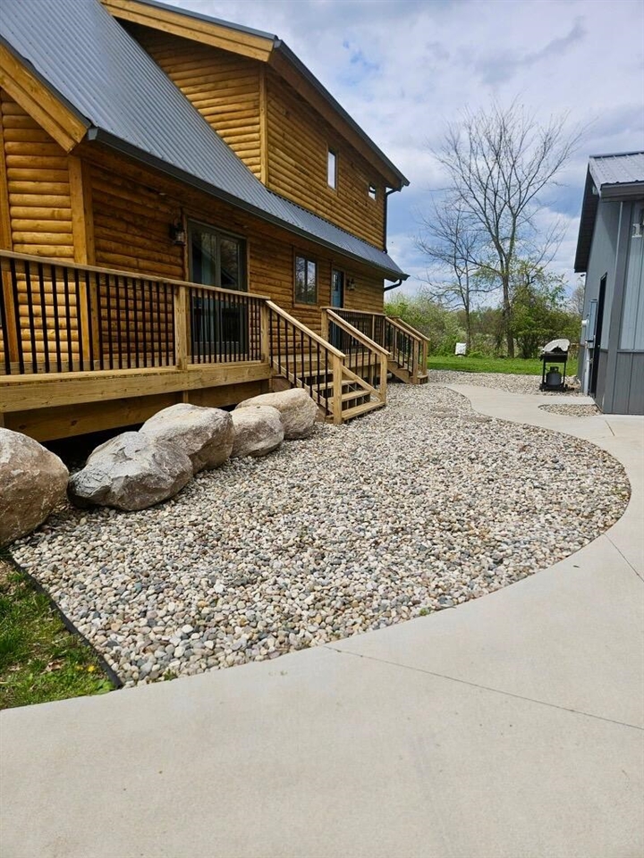 main property photo 28