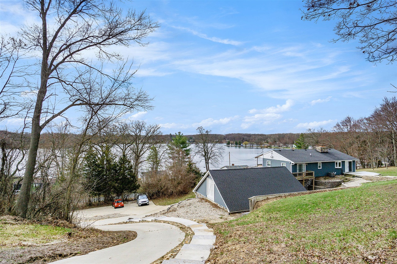 main property photo 40