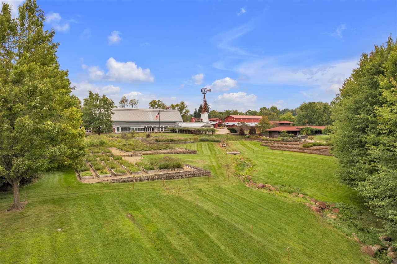 main property photo 74