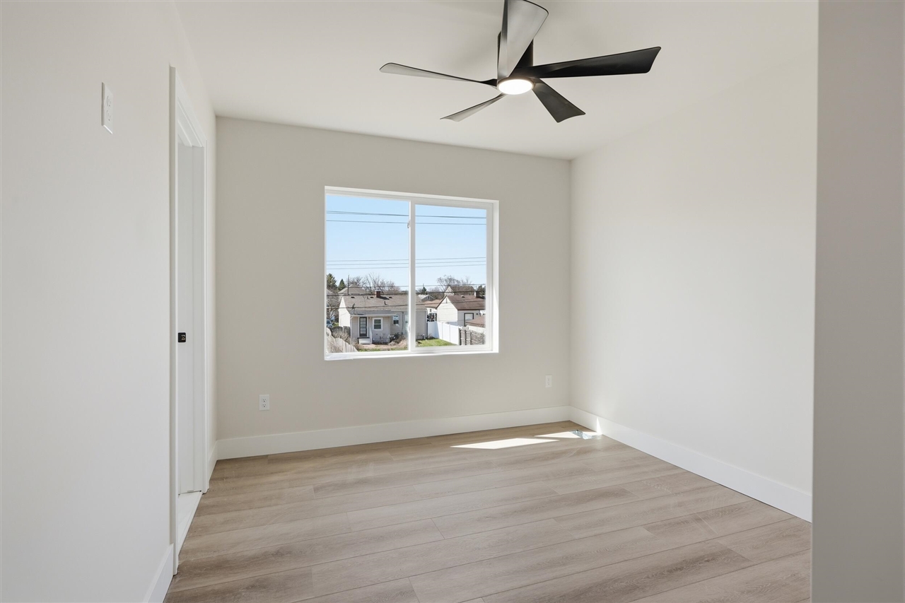 property viewer photo 10