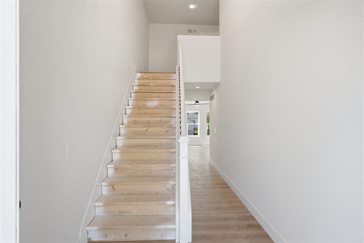 property viewer photo 17