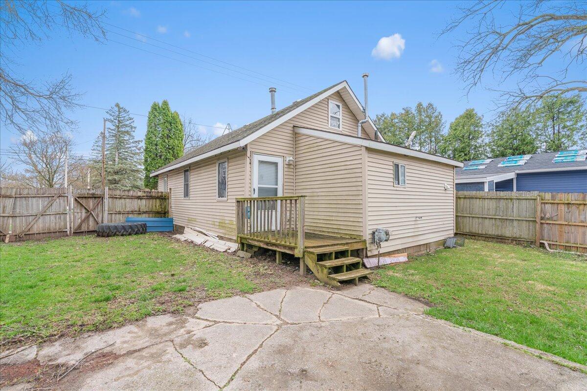 main property photo 13