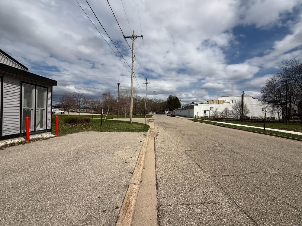 main property photo 17