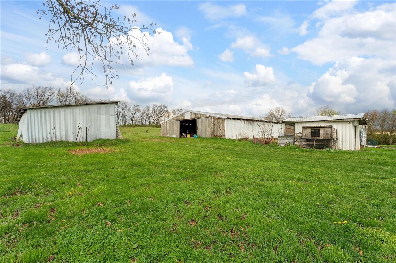 main property photo 41
