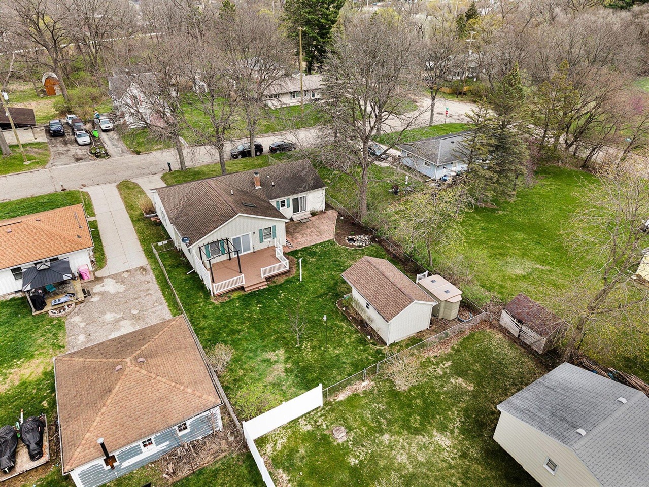 main property photo 36
