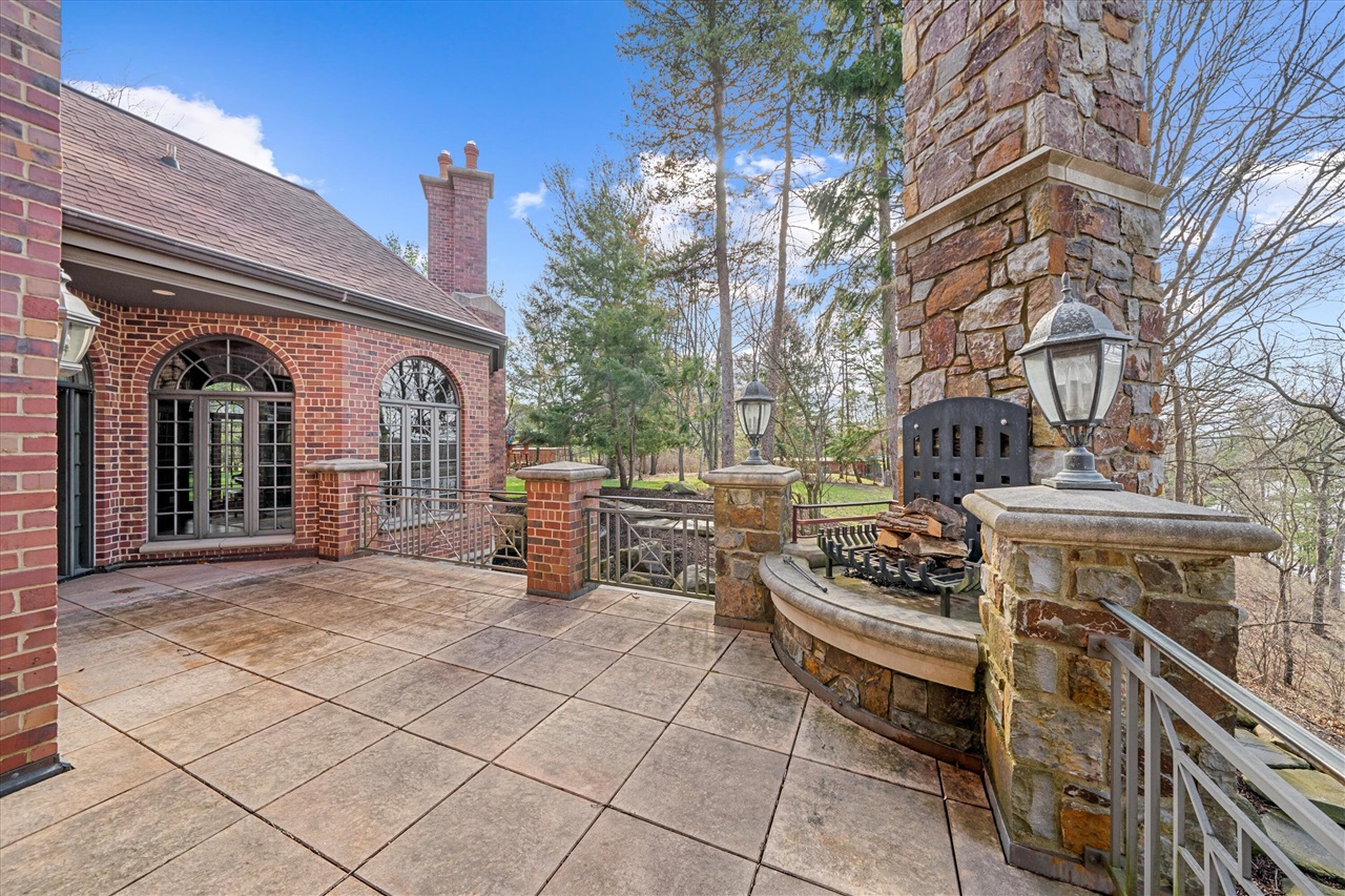 main property photo 9