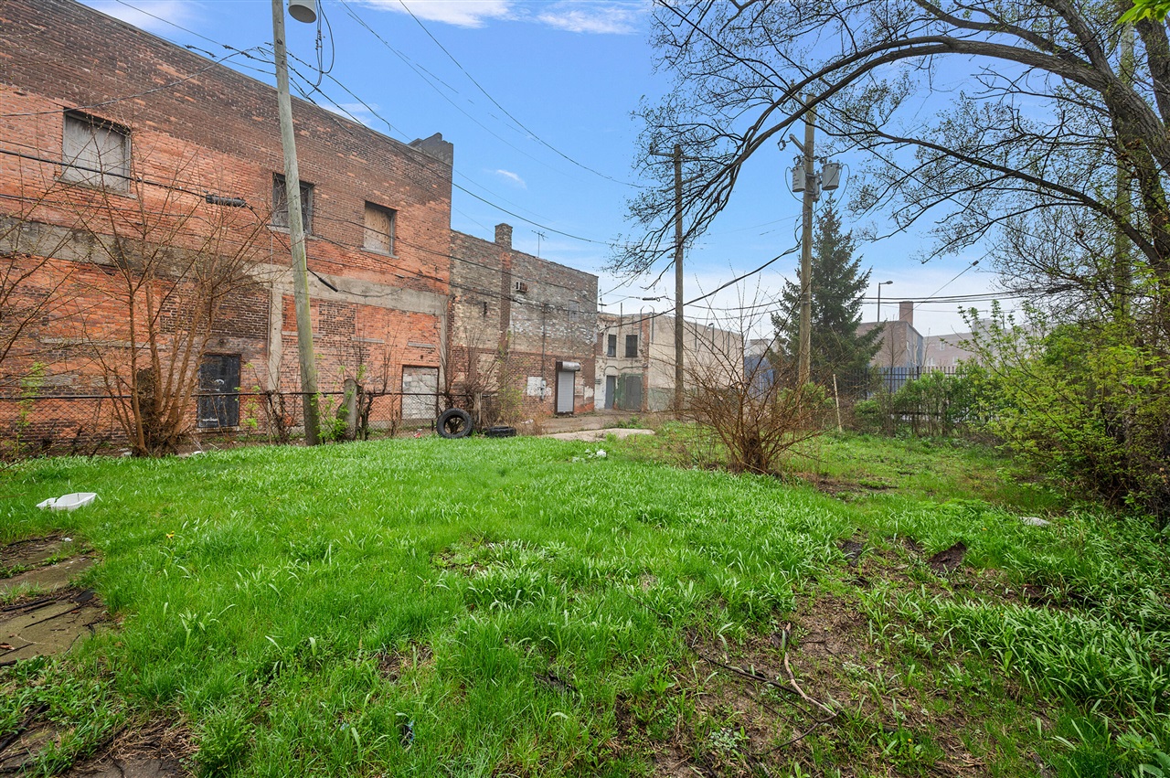main property photo 6