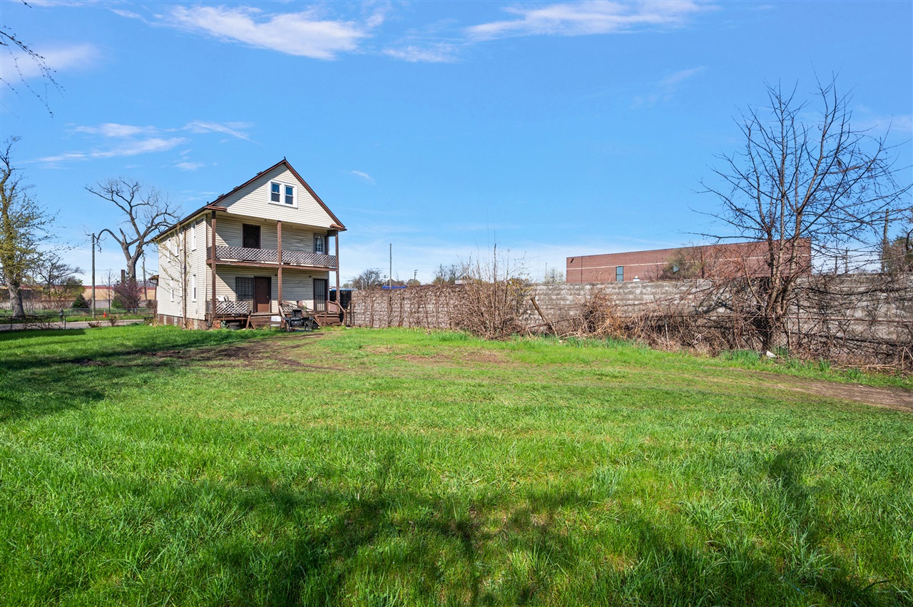 main property photo 12