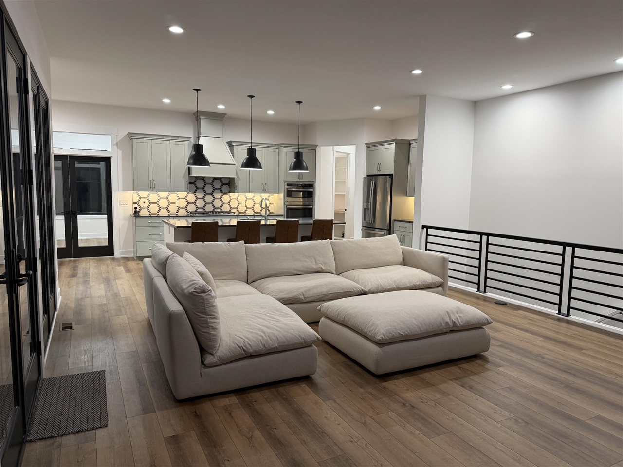 main property photo 14