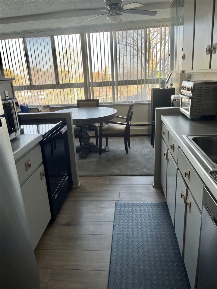 property viewer photo 2