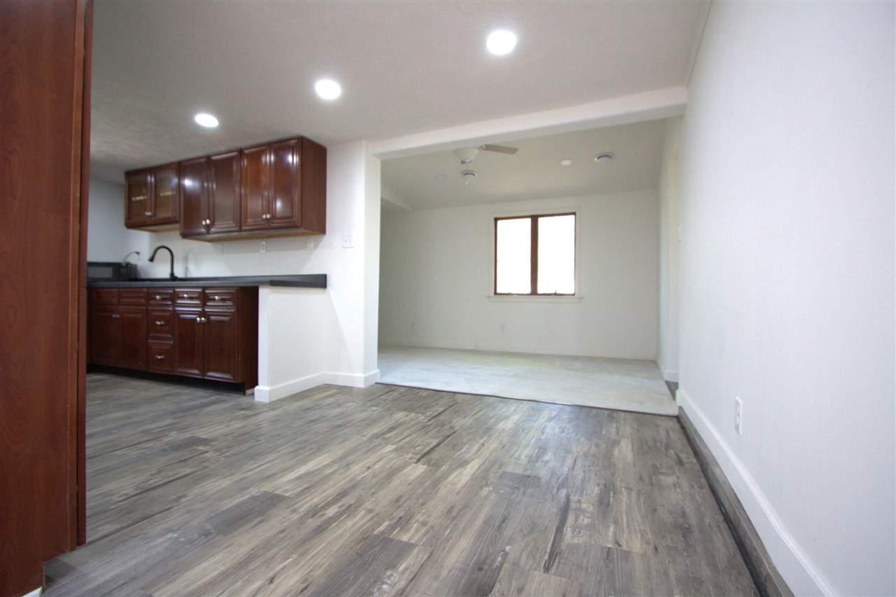 property viewer photo 8