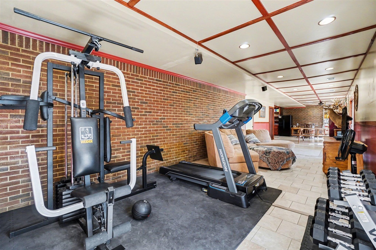 main property photo 23