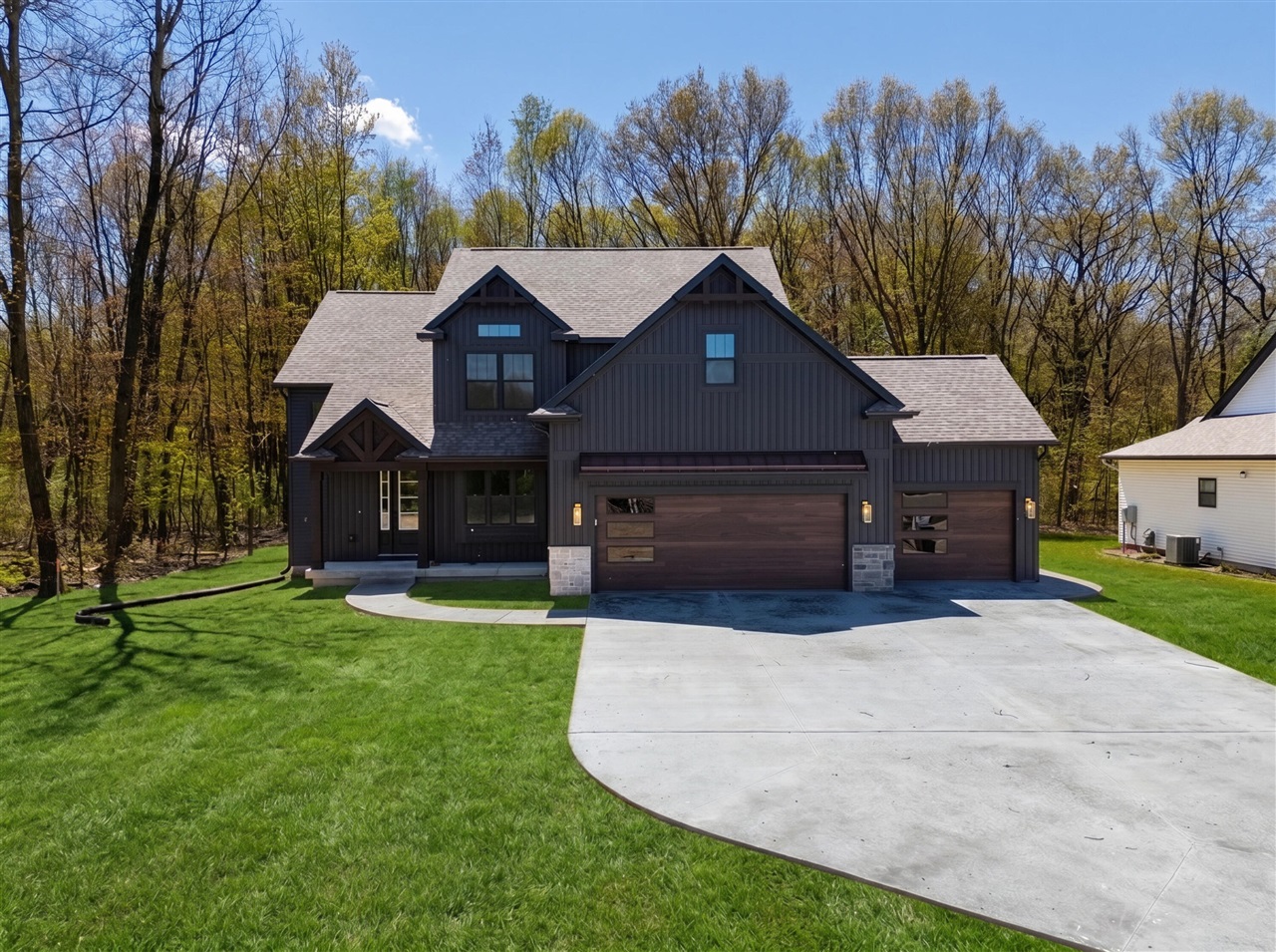main property photo 0