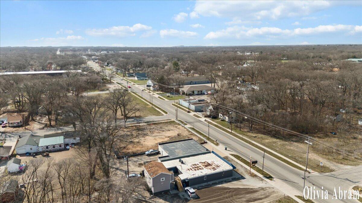 main property photo 11