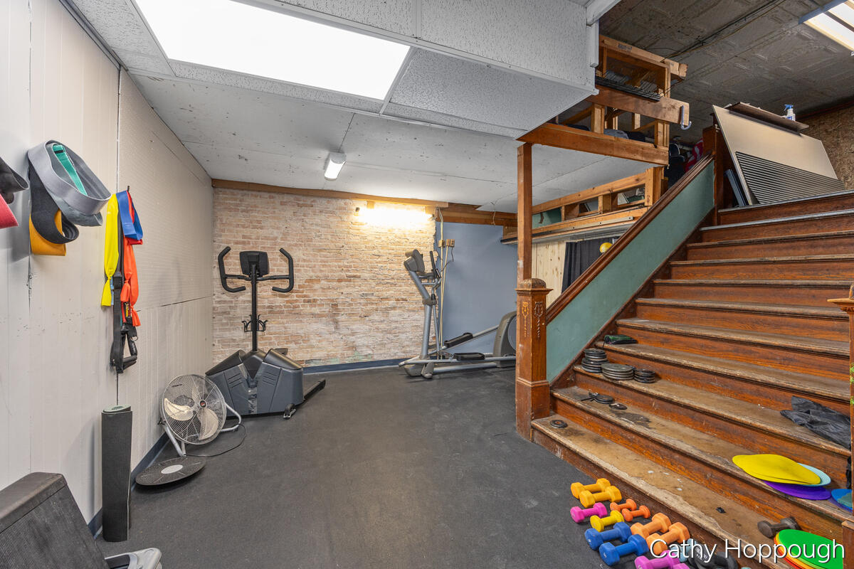 main property photo 45