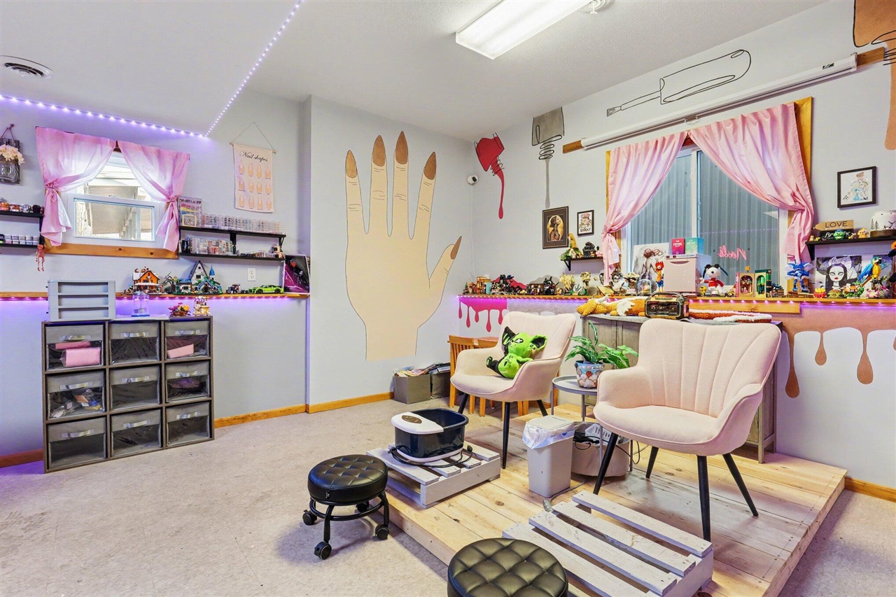 main property photo 24