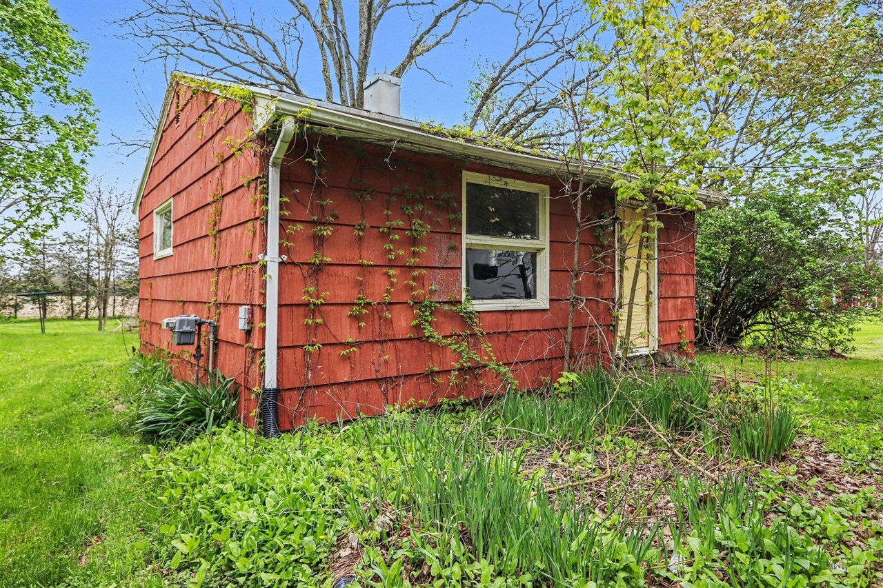 main property photo 32