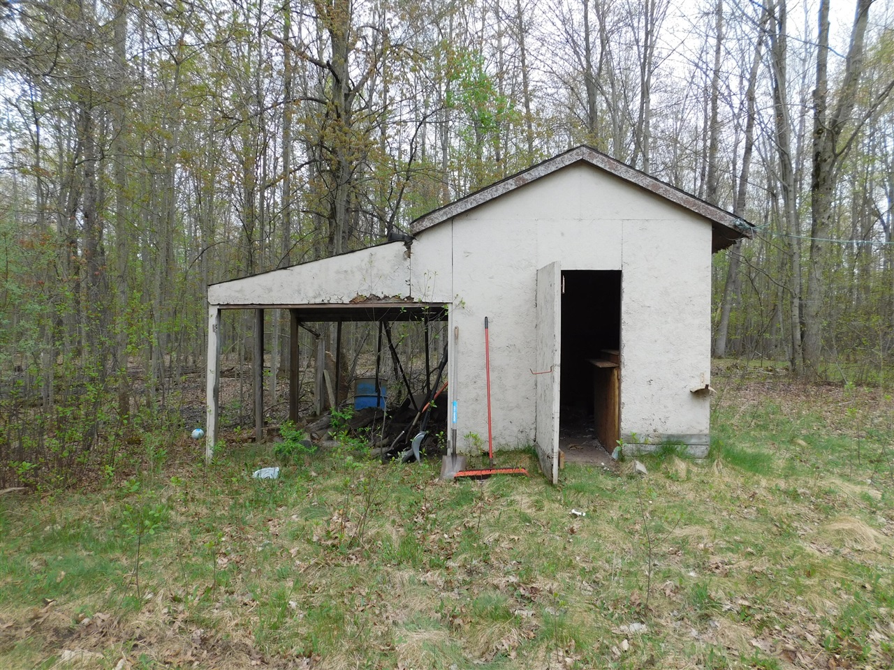 main property photo 28