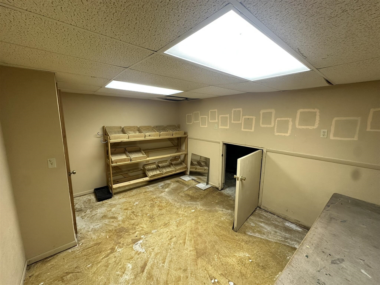 main property photo 34