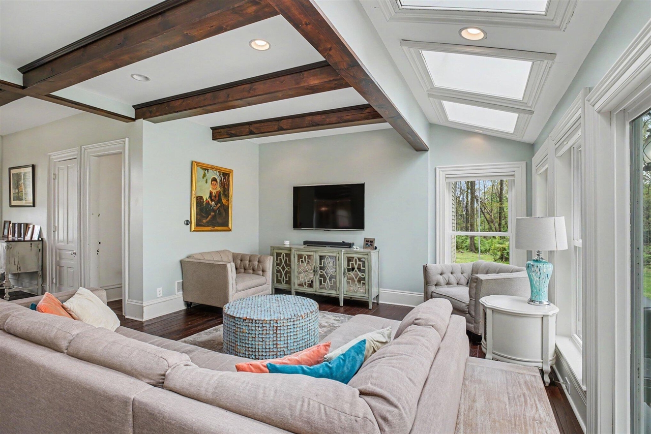 main property photo 13