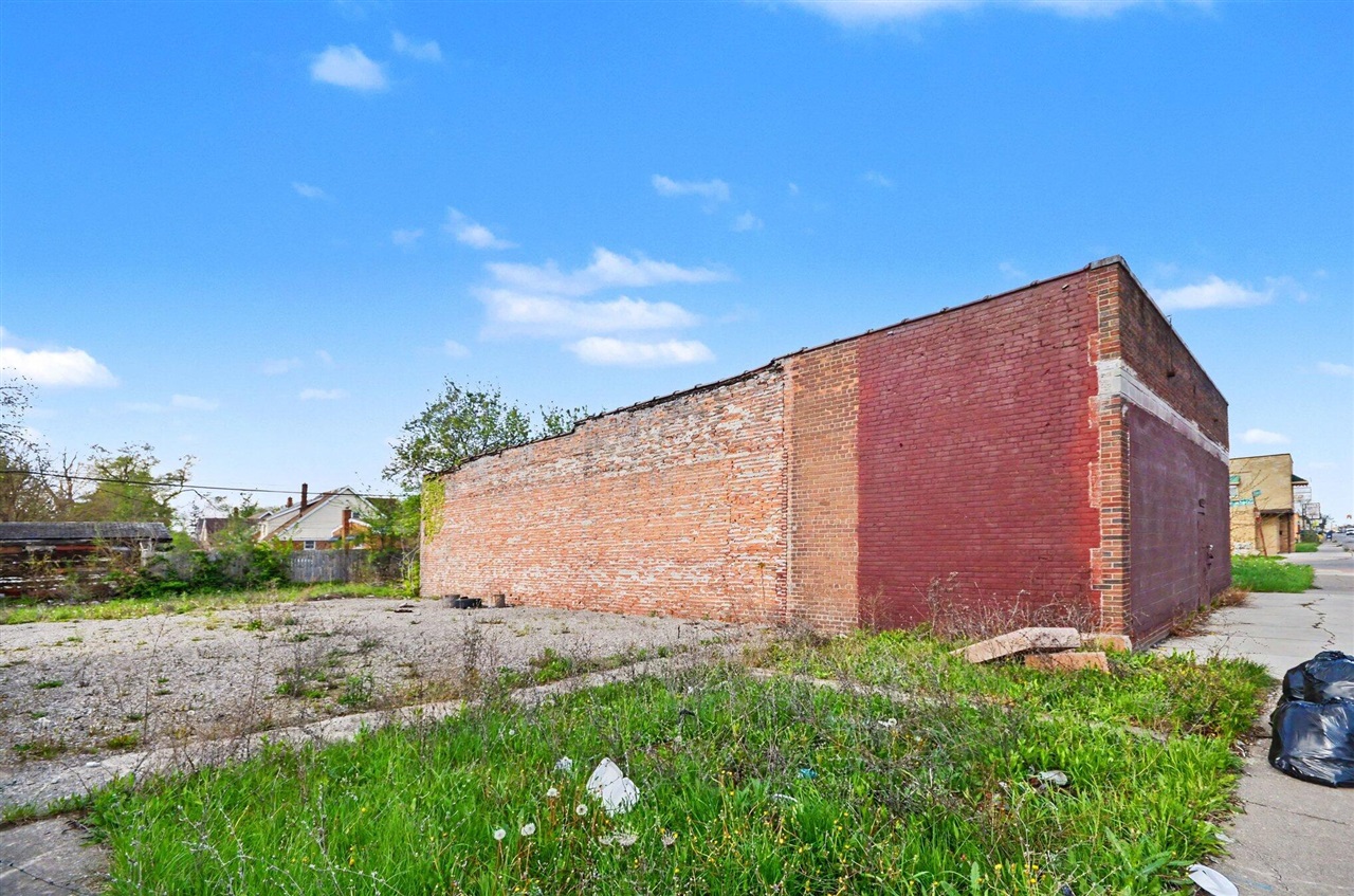 main property photo 19