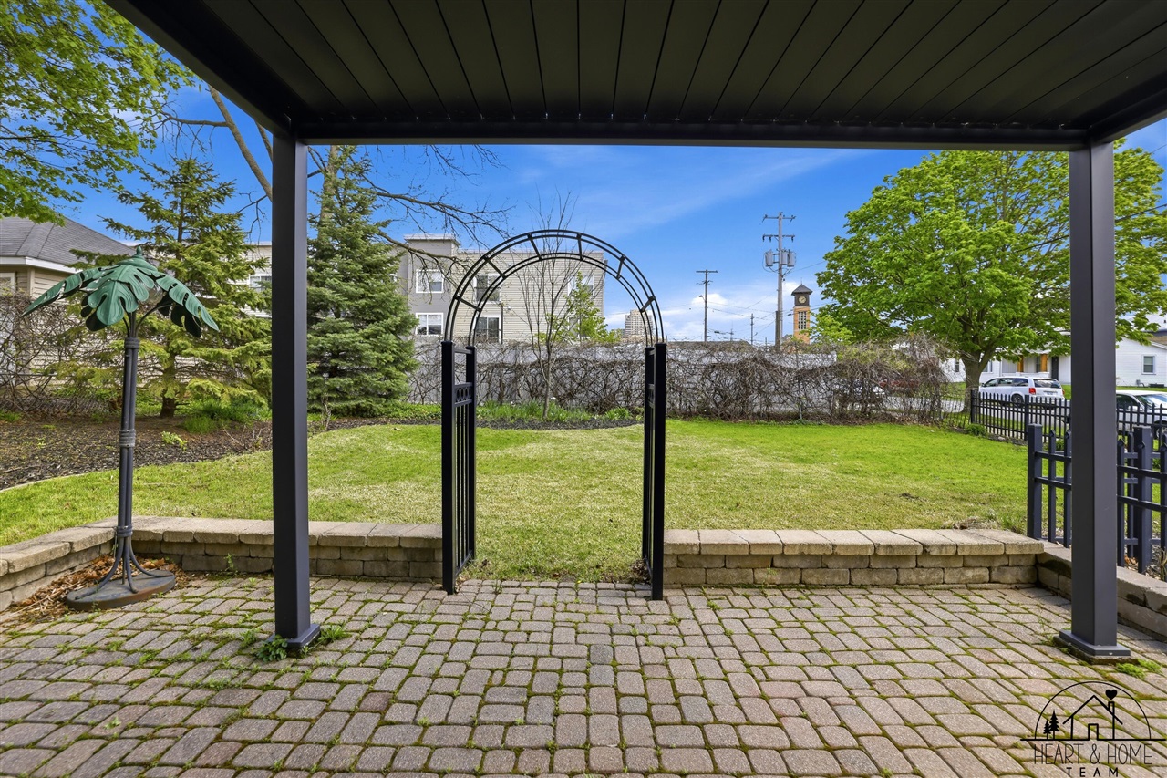 main property photo 76