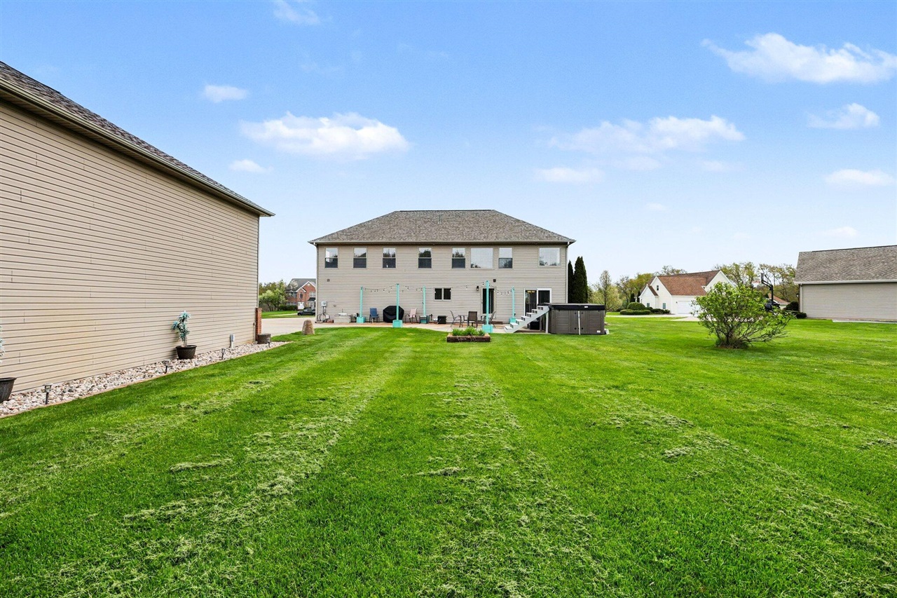 main property photo 40
