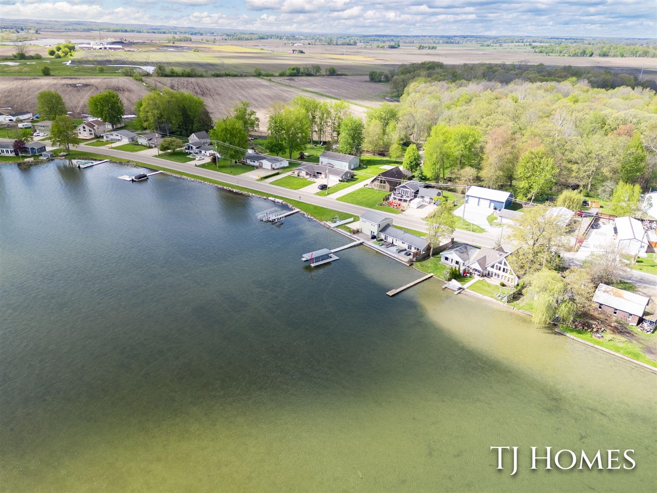 main property photo 40