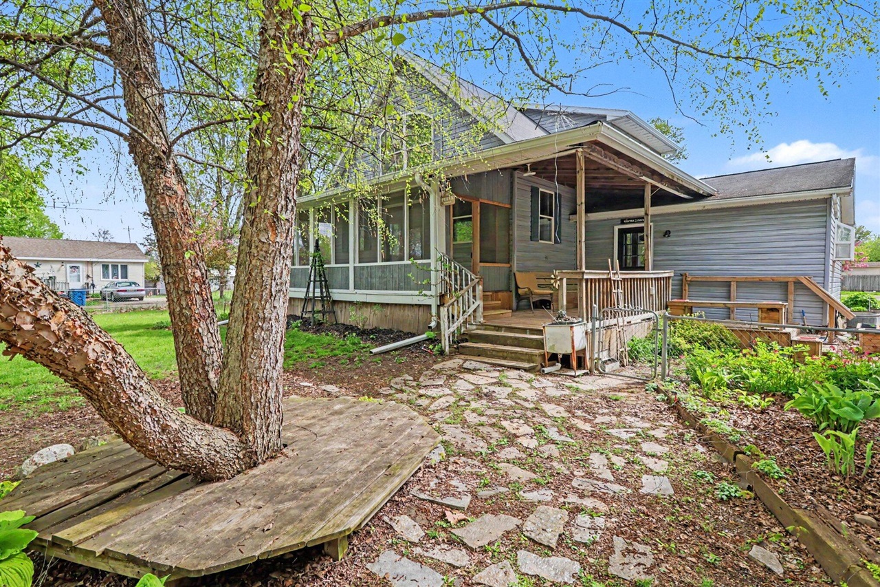 main property photo 19