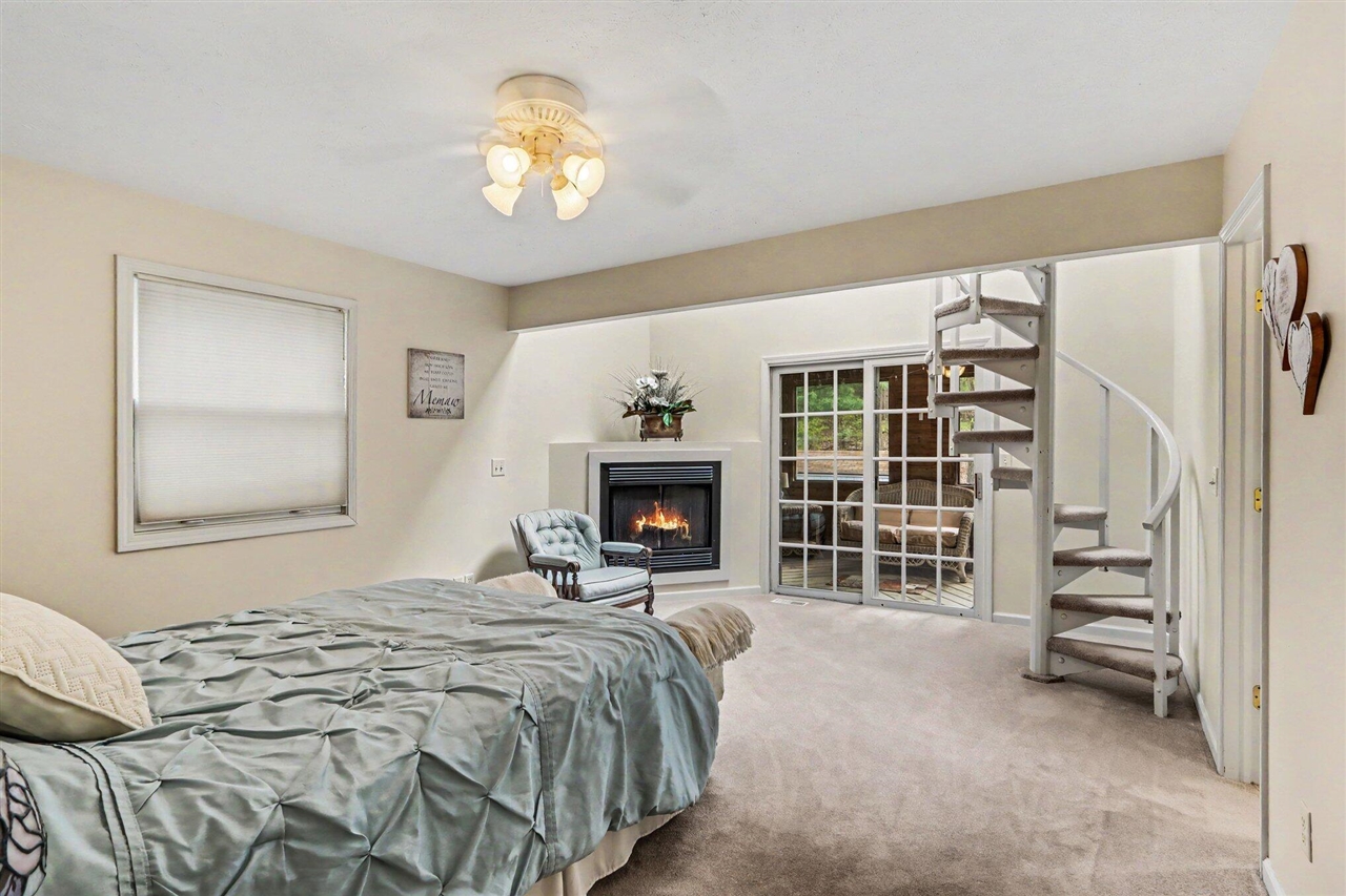 main property photo 13