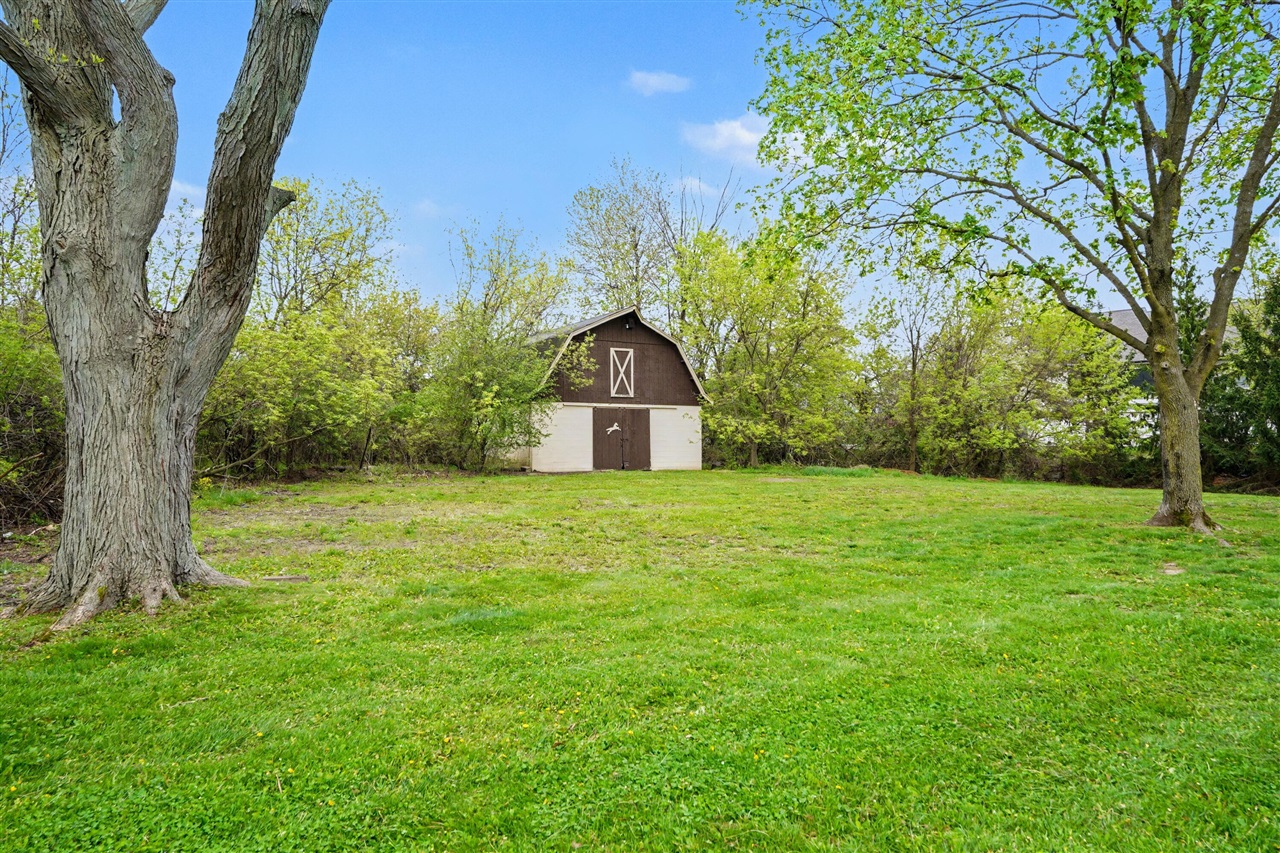 main property photo 25