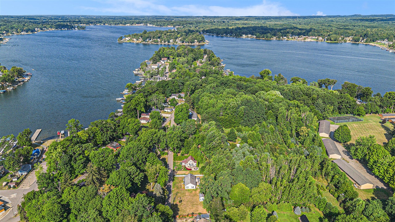 main property photo 17