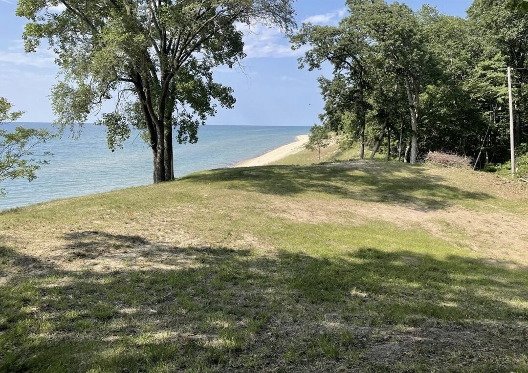 main property photo 25